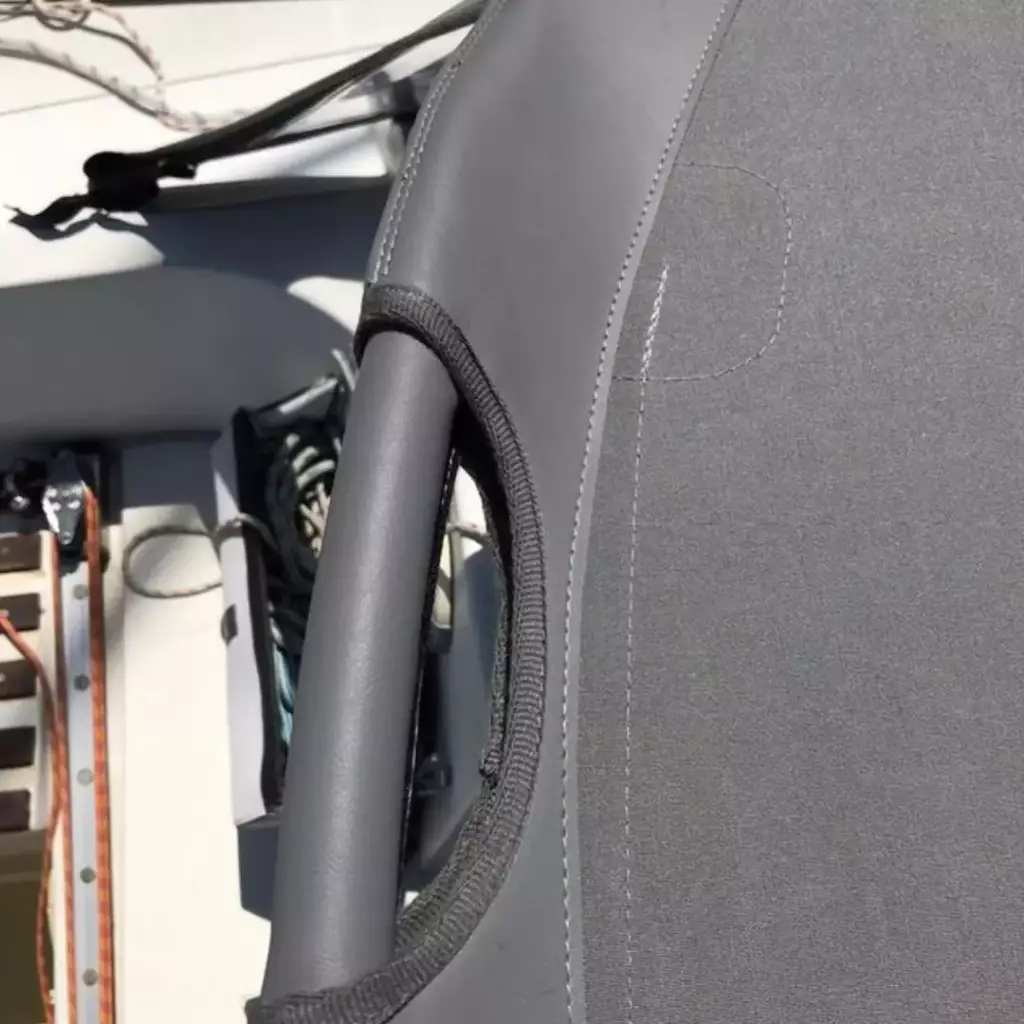 capote de roof : option main courante intégrée avec habillage sky