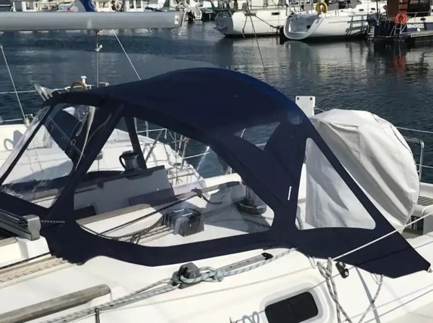 Plaisance Innovation : conception et fabrication de capote de roof sur-mesure en Bretagne