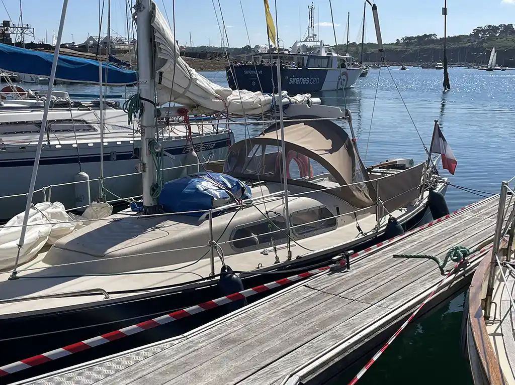 Capote de roof sur mesure pour un voilier monocoque habitable Folkboat